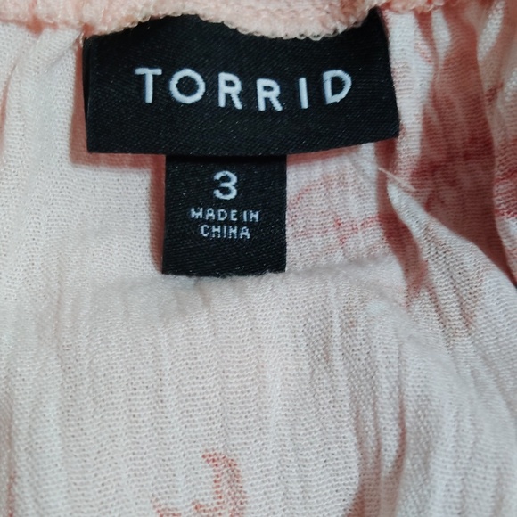 Torrid Washable Crinkle Gauze Cris Cross Back Top Size 3 - Picture 4 of 5